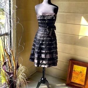 Gorgeous Vintage B2 Strapless Fit & Flare Silhouette. Preowned